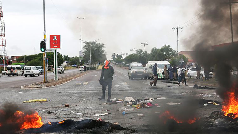 Ekapa Minerals workers threaten shutdown over wages